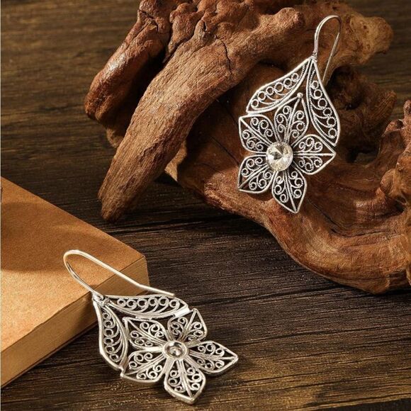 Vintage Style Zinc Alloy Rhinestone Decor Flower Design Earrings - Picture 2 of 8